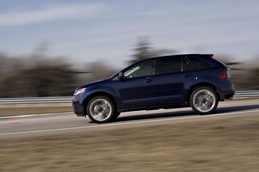  Ford Edge Sport 2011 года  (фото 16 из 65)